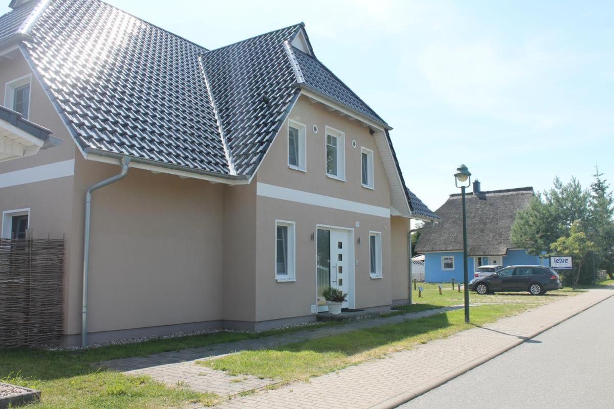 Ferienwohnung Blue In Born Esterno foto